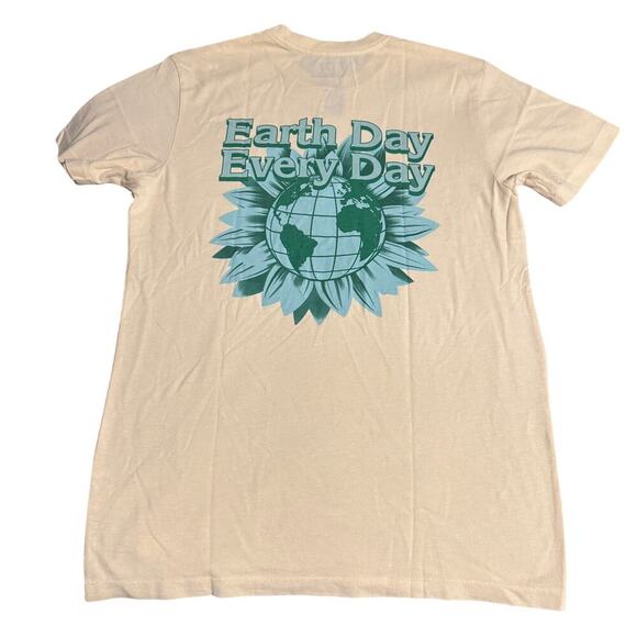 NWT Re Purpose UO Size Large Women Short Sleeve Cream‎ Crew Neck Shirt Earth Day - Picture 3 of 8